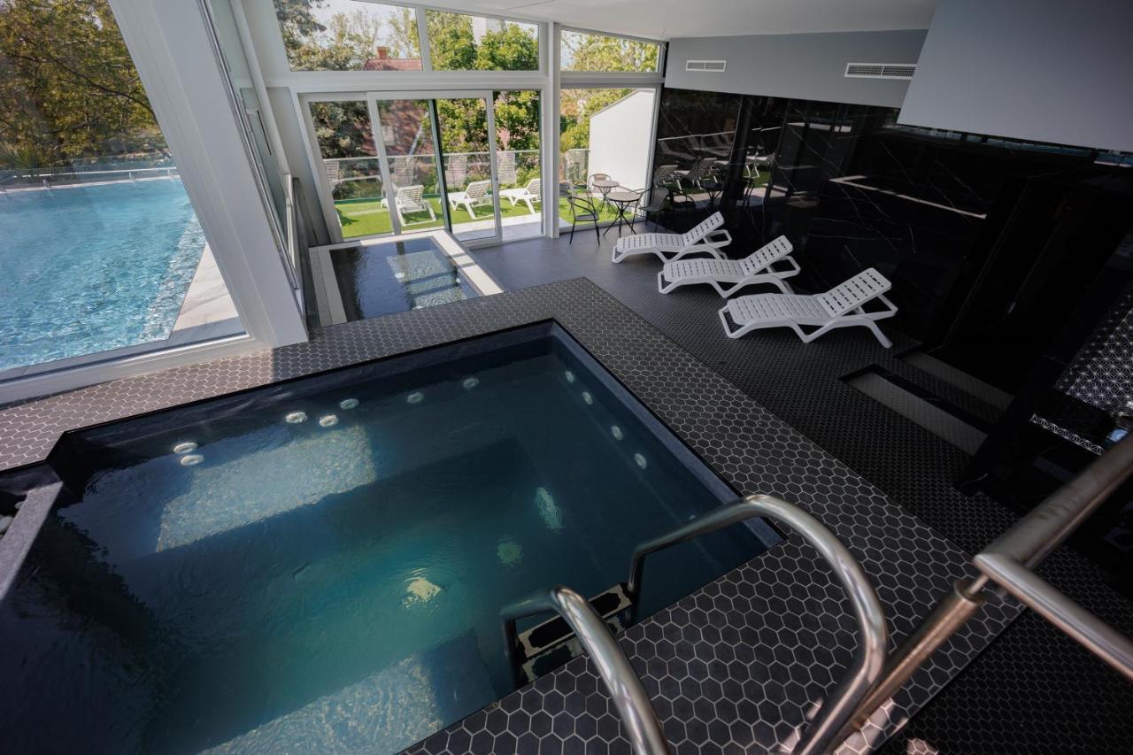 Villa Bauhaus Wellness Apartman Fsz. 1 Шиофок Экстерьер фото